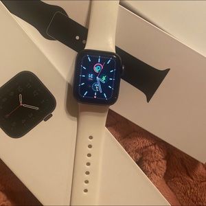 Apple Watch SE Cellular + GPS